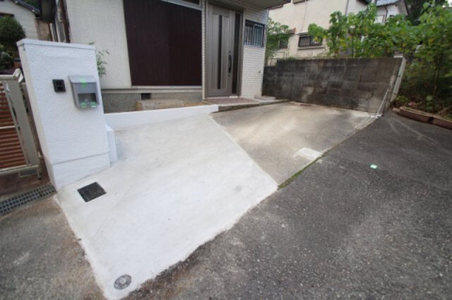 拡大写真:矢問1丁目14-26貸家 1階-の駐車場