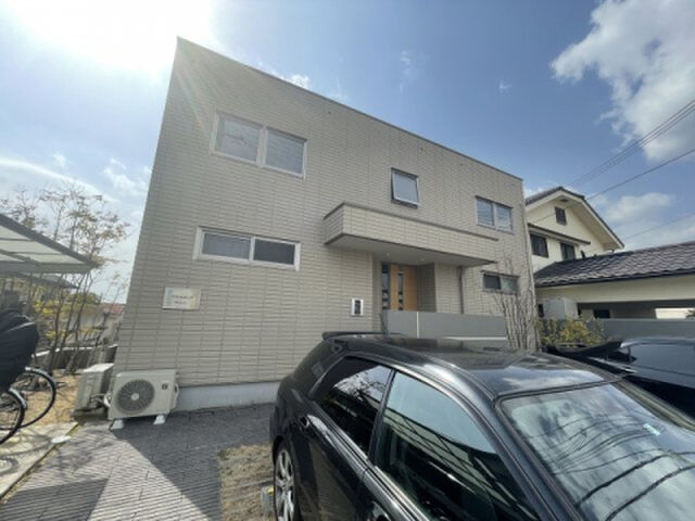 ホワイトホークの外観