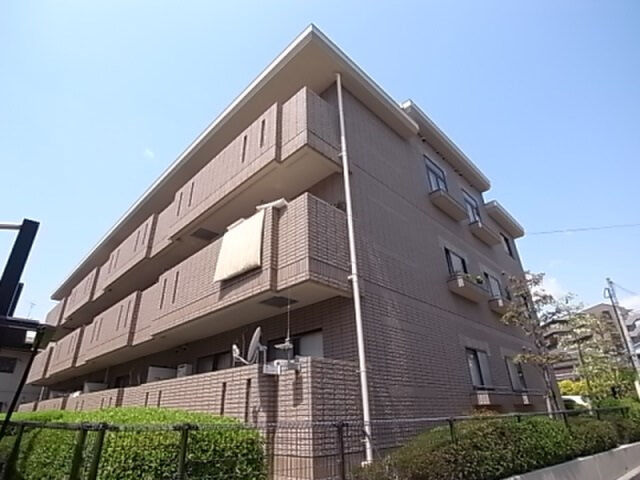 クレセール宝塚の外観