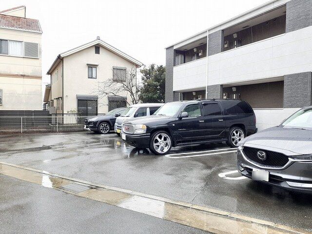 拡大写真:クリスタル ヒルズ 1階101の駐車場
