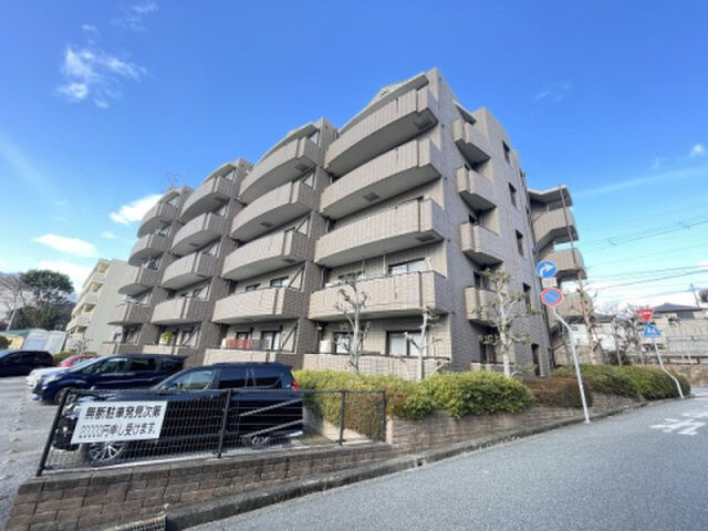 宝塚彩悠館の外観