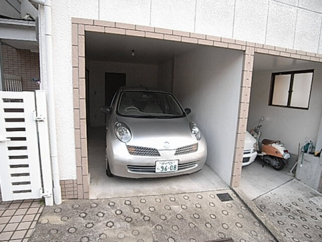 拡大写真:宝塚市雲雀丘2丁目 Fの駐車場