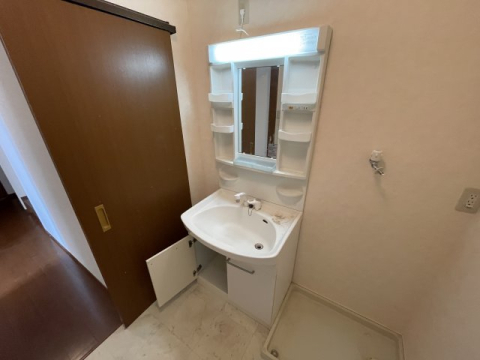 拡大写真:美作町戸建 1階-の洗面設備