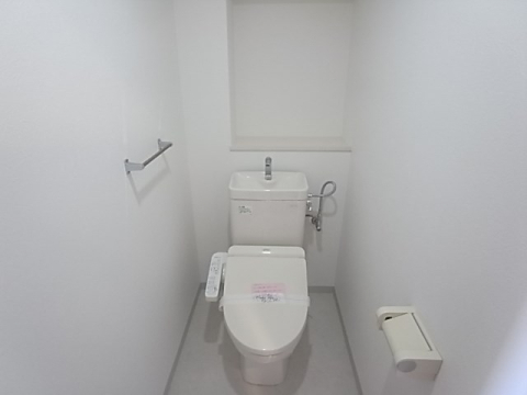 拡大写真:NTPRレジデンス甲子園四番町 4階406のトイレ