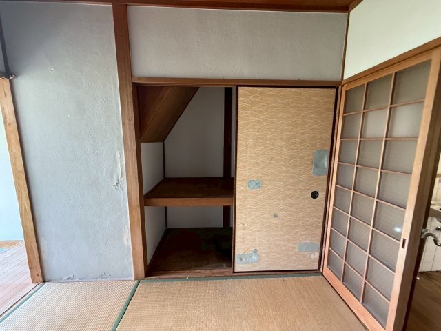 拡大写真:猪名川町万善字寺ノ下通テラスハウス 1階1の収納