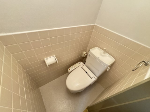 拡大写真:宝塚市小林2丁目 4階402のトイレ