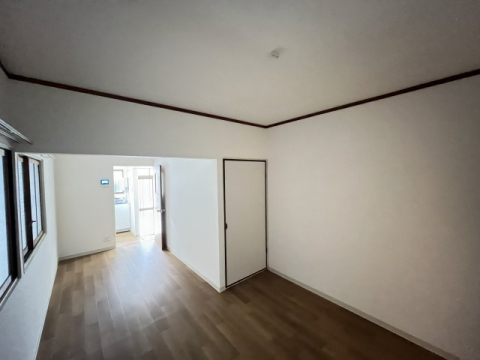 拡大写真：宝塚市中野町 1階-の居室・リビング
