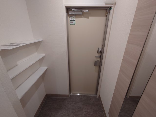 拡大写真：D-residence上甲子園 1階102の玄関