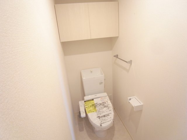 拡大写真:六麓荘ヒルズE棟 1階105のトイレ