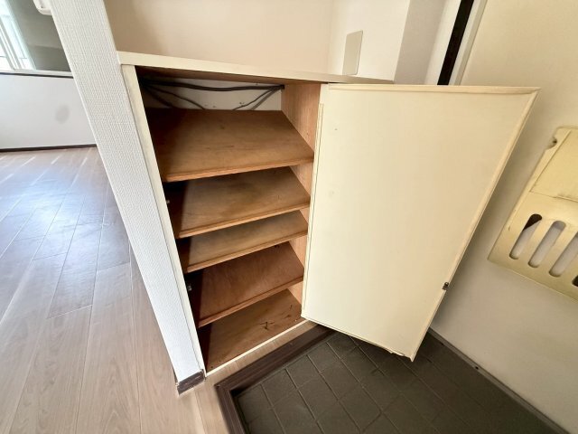 拡大写真:シルフィード花屋敷 2階205の収納