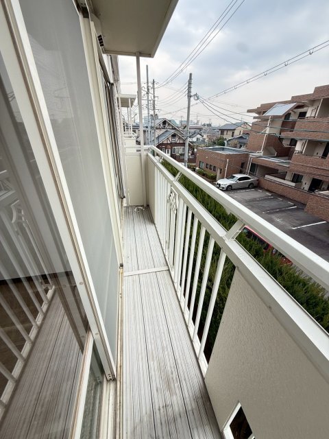 拡大写真:シルフィード花屋敷 2階205のバルコニー