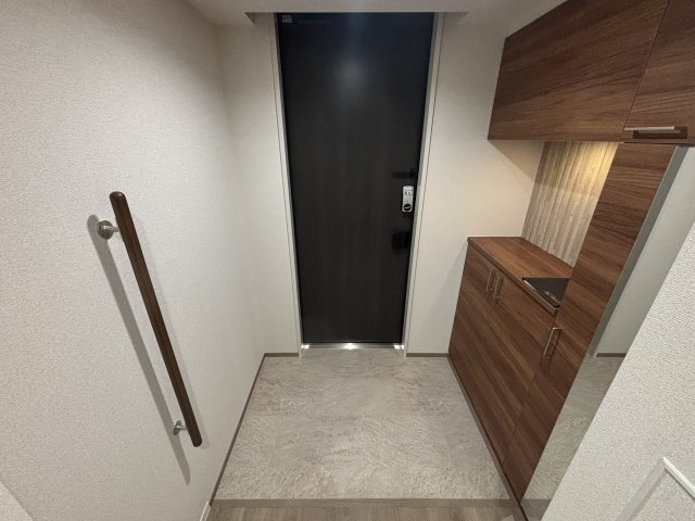 拡大写真:シャーメゾングランデール御影 3階303の玄関