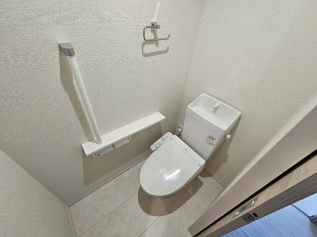 拡大写真:D-residence荘園 B 1階101のトイレ