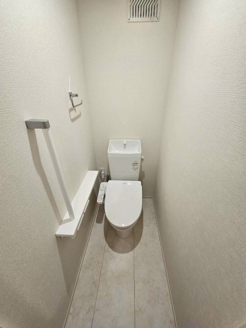 拡大写真:D-residence荘園 B 3階302のトイレ