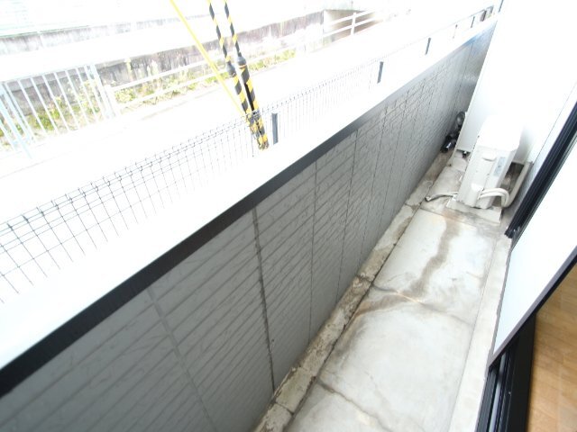 拡大写真:南花屋敷エイティーンハウス 3階303のバルコニー
