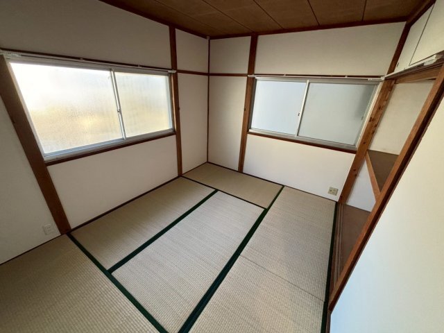 拡大写真:東畦野3丁目15-21貸家 2階-の和室