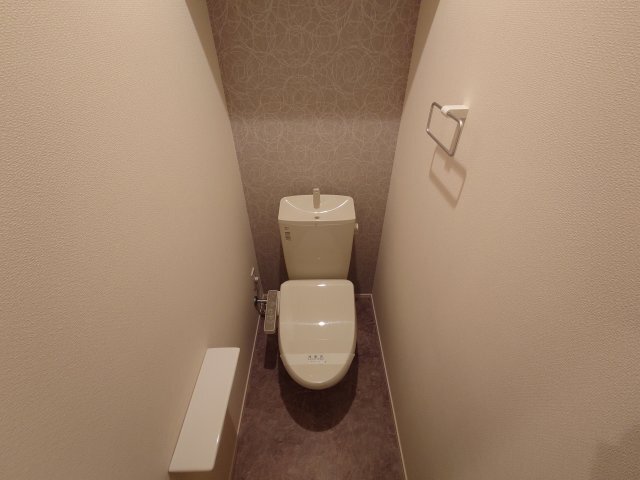拡大写真:LaLaBrezza芦屋翠ヶ丘 3階301のトイレ