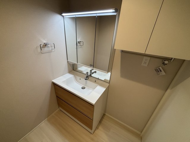 拡大写真:Forest Monzencho East 3階303の洗面設備