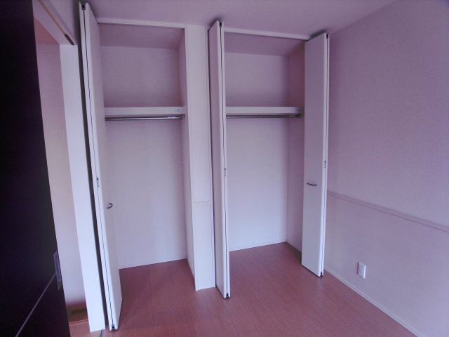 拡大写真:摂州打出住 1階2の収納