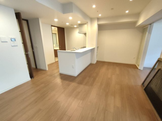 拡大写真:ジオ芦屋東山町 2階206の居室・リビング