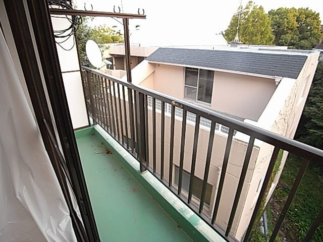拡大写真:宝塚市雲雀丘2丁目 Fのバルコニー