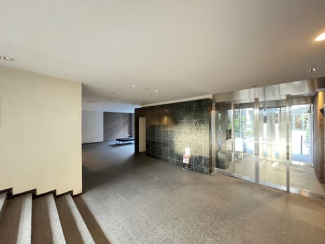 拡大写真:甲子園六石町ハイツ 2階204のロビー