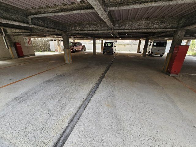 拡大写真:メゾン鼓ヶ滝 2階206の駐車場