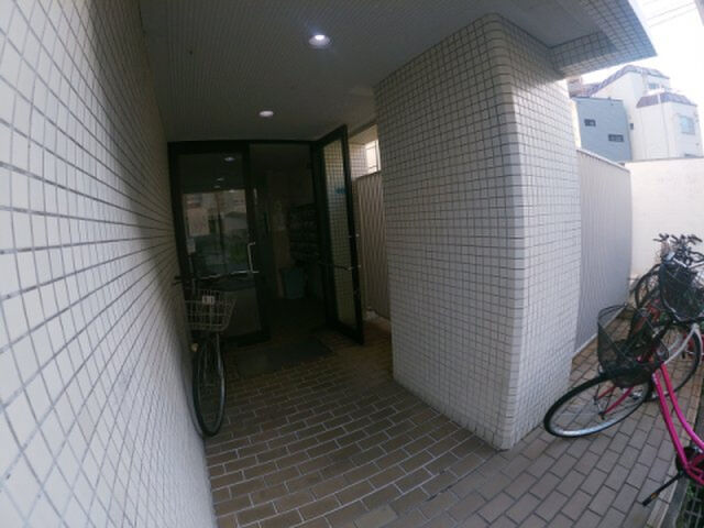 拡大写真:サンロイヤル西宮 3階304のエントランス