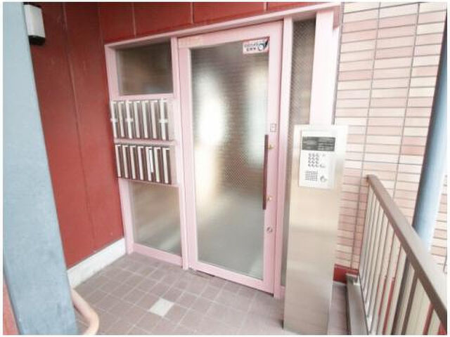 拡大写真:三和建設中山寺ビル 4階402のエントランス