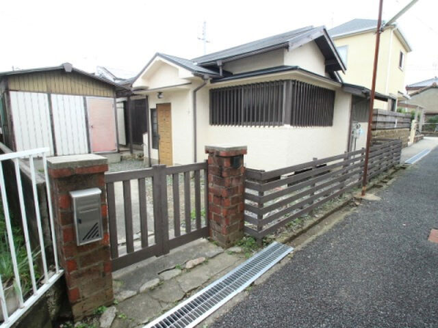 下加茂1丁目8-2貸家の外観