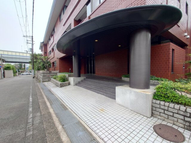 拡大写真:ルーア芦屋 3階306のエントランス