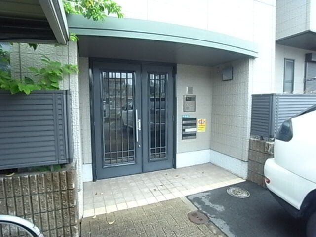 拡大写真:シャーメゾン丸橋 2階C202のエントランス