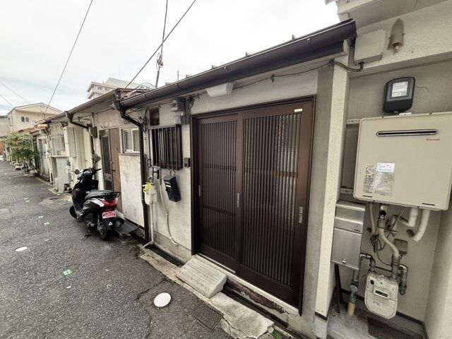 拡大写真：栄町3-5テラスハウス 1階1の建物外観