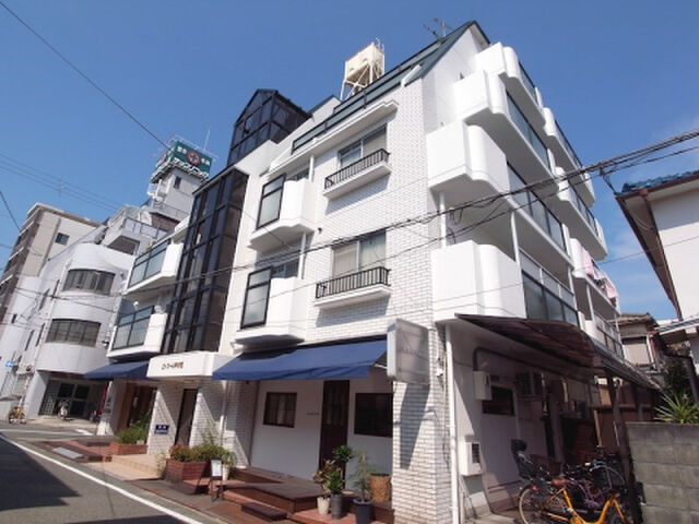 エトワール甲子園の外観