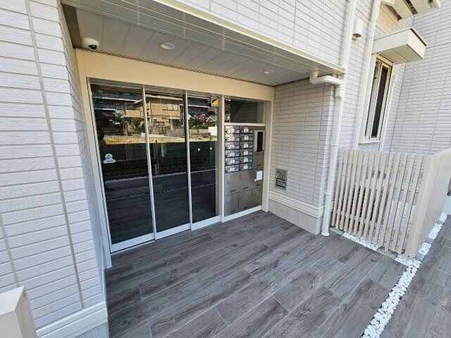 拡大写真:D-residence荘園 B 3階303のエントランス