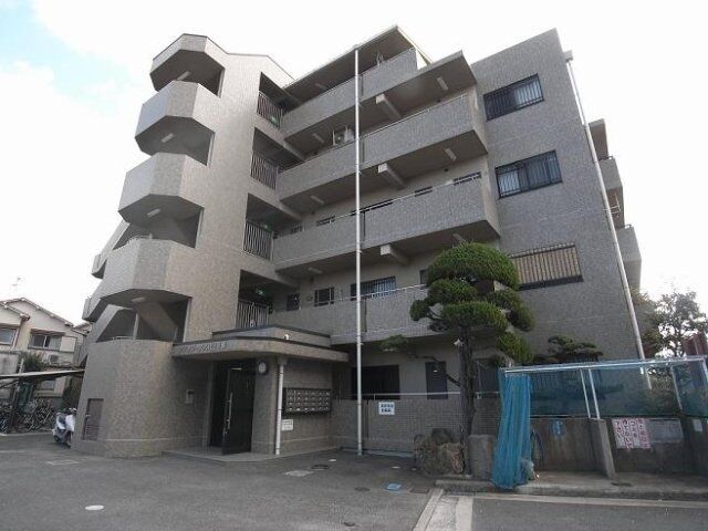 アンボワーズ久代2号館の外観