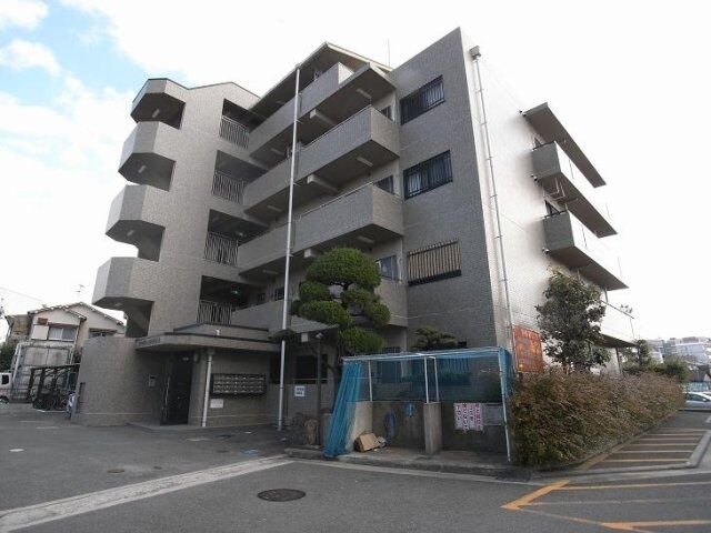 拡大写真:アンボワーズ久代2号館 1階103の駐車場