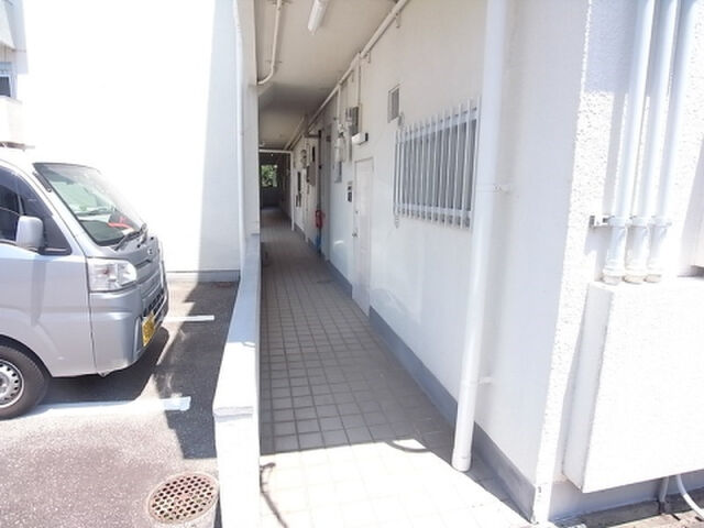 拡大写真:甲山グリーンハイツ 3階301のロビー