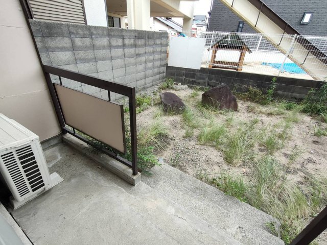 拡大写真:グランドハイツ浜甲子園 1階103の庭