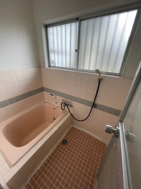 拡大写真:東畦野5丁目7-5戸建 1階-のバス・シャワールーム