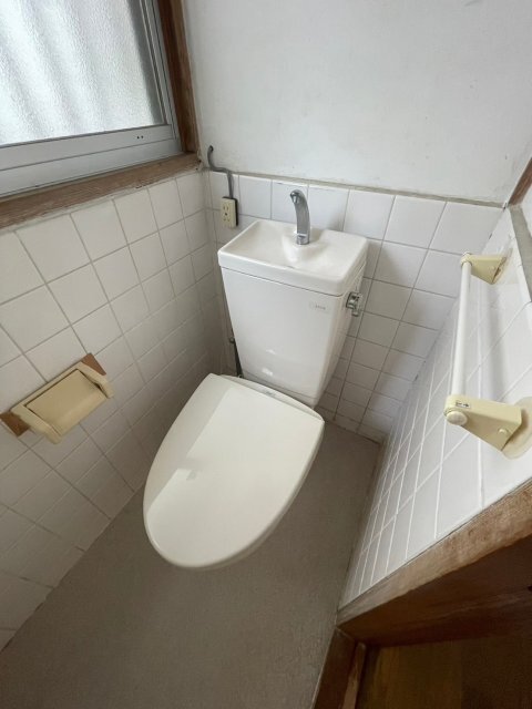 拡大写真:東畦野5丁目7-5戸建 1階-のトイレ