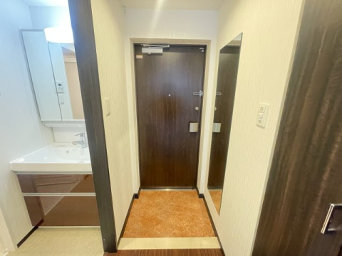 拡大写真:プレジオ西宮今津 7階708の玄関