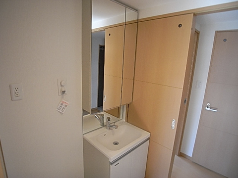 拡大写真:アメニティコート夙川 2階204の洗面設備