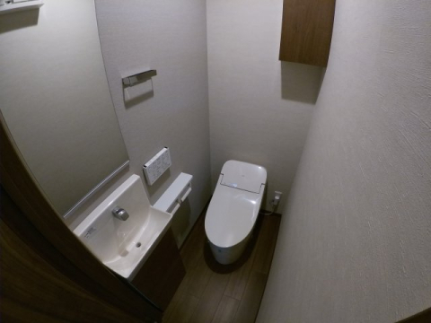 拡大写真:MESSAGE苦楽園三番町 3階302のトイレ