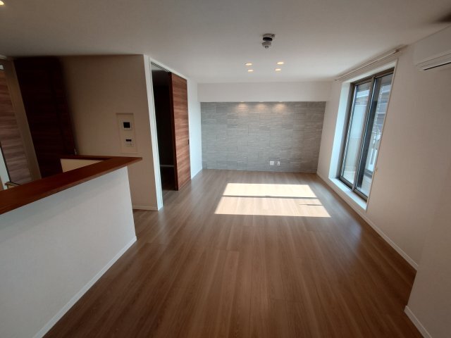 拡大写真:Shamaison Ecracie大屋町 4階403の居室・リビング