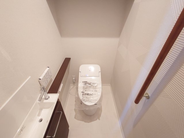 拡大写真:Shamaison Ecracie大屋町 4階403のトイレ