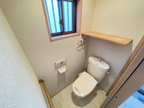 拡大写真:宝塚市亀井町 1階-のトイレ