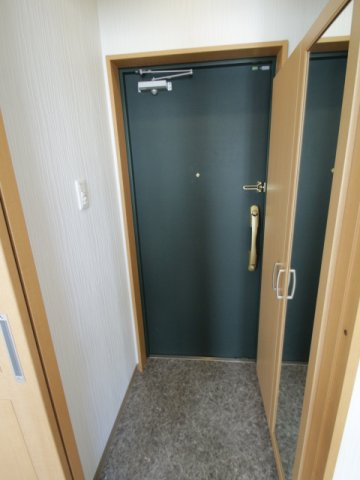 拡大写真:川西市小花2丁目 4階402の玄関