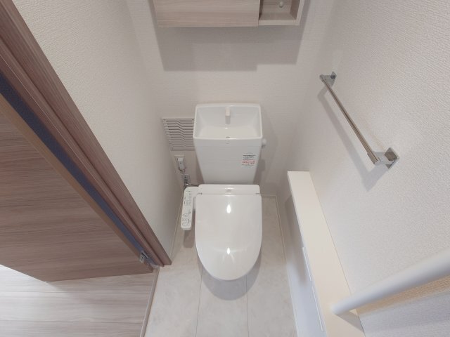 拡大写真:D-residence上甲子園 3階301のトイレ