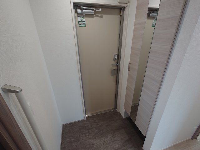 拡大写真:D-residence上甲子園 3階301の玄関